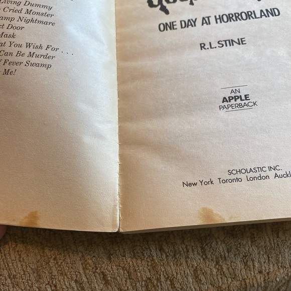 Goosebumps Welcome To Horror Land Soft Cover Book - Picture 6 of 7